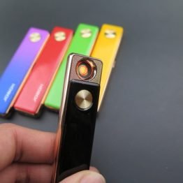 USB заплка в различни цветове. Страхотен подарък както за мъже, така и за жени.